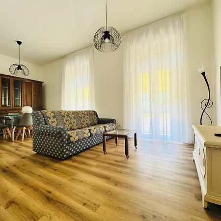 Tommy Апартаменты Виареджо