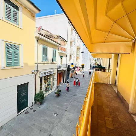 Apartment Tommy Viareggio