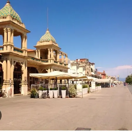 Tommy Apartman Viareggio